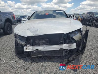 Piąte zdjęcie samochodu w środku: 2016 AUDI A7 PREMIUM PLUS VIN:WAUWGAFC4GN118348 - miniatura
