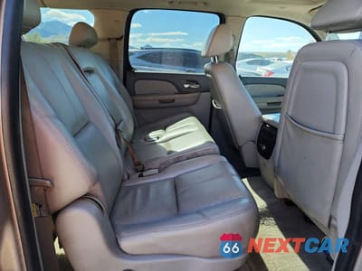 Zdjęcie 10 z 12 samochodu: 2007 CHEVROLET SUBURBAN K1500 VIN:3GNFK16387G145571 - miniatura