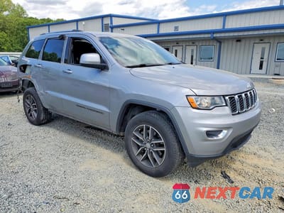 Czwarte zdjęcie samochodu z boku: 2018 JEEP GRAND CHEROKEE LAREDO VIN:1C4RJFAG0JC287732 - miniatura