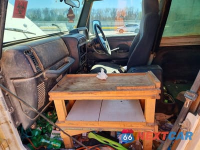 Zdjęcie 7 z 12 samochodu: 2004 JEEP WRANGLER / TJ SPORT VIN:1J4F449S34P802463 - miniatura