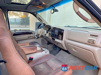 Piąte zdjęcie samochodu w środku: 2005 FORD F250 SUPER DUTY VIN:1FTSW215X5EB64217 - miniatura