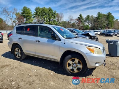 Czwarte zdjęcie samochodu z boku: 2008 TOYOTA RAV4 BASE VIN:JTMBD33V185199239 - miniatura