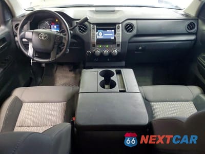 Zdjęcie 8 z 13 samochodu: 2017 TOYOTA TUNDRA SR VIN:5TFUM5F14HX069456 - miniatura