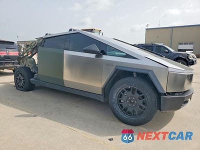 Czwarte zdjęcie samochodu z boku: 2024 TESLA CYBERTRUCK VIN:7G2CEHEDXRA020211 - miniatura