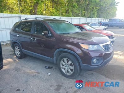 Czwarte zdjęcie samochodu z boku: 2013 KIA SORENTO LX VIN:5XYKT4A69DG351287 - miniatura