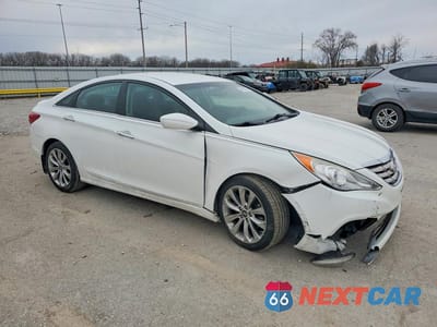 Czwarte zdjęcie samochodu z boku: 2012 HYUNDAI SONATA SE 2.0T VIN:5NPEC4AB6CH446424 - miniatura