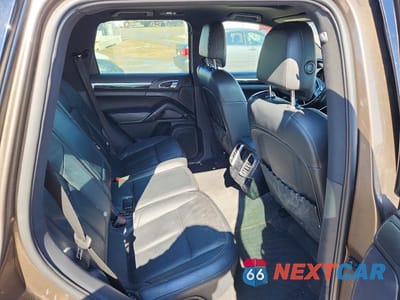 Zdjęcie 11 z 13 samochodu: 2012 PORSCHE CAYENNE VIN:WP1AA2A21CLA00796 - miniatura