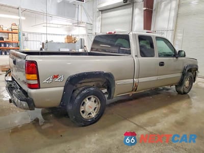 Trzecie zdjęcie samochodu z tyłu: 2002 GMC NEW SIERRA K1500 VIN:2GTEK19V621205902 - miniatura