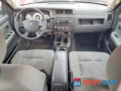 Zdjęcie 8 z 12 samochodu: 2011 DODGE DAKOTA SLT VIN:1D7RW3GK2BS525704 - miniatura