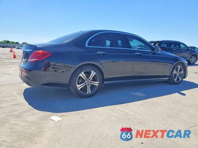 Trzecie zdjęcie samochodu z tyłu: 2018 MERCEDES-BENZ E 300 VIN:WDDZF4JB0JA368015 - miniatura
