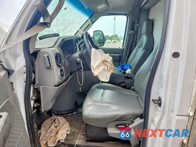 Zdjęcie 7 z 13 samochodu: 2019 FORD E350 BOX TRUCK VIN:1FDWE3FS8KDC32925 - miniatura
