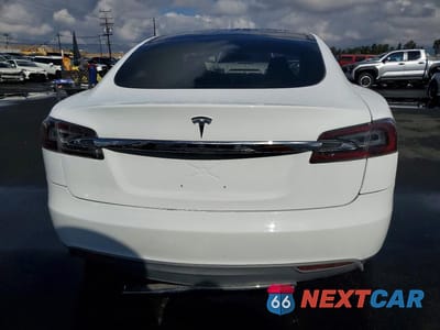 Zdjęcie 6 z 12 samochodu: 2013 TESLA MODEL S VIN:5YJSA1CN0DFP13944 - miniatura