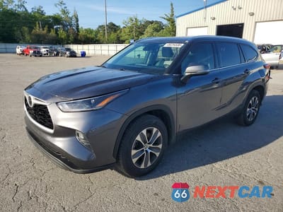 2021 TOYOTA HIGHLANDER XLE 5TDHZRAHXMS519724 - główne zdjęcie licytacji z USA - miniatura