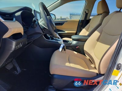 Zdjęcie 7 z 13 samochodu: 2019 TOYOTA RAV4 LE VIN:JTMF1RFVXKJ013916 - miniatura