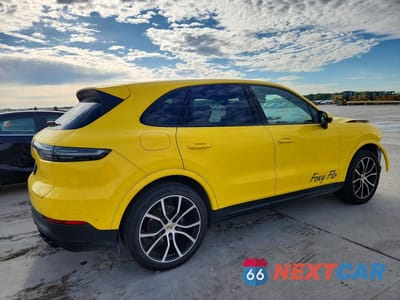 Trzecie zdjęcie samochodu z tyłu: 2023 PORSCHE CAYENNE BASE VIN:WP1AA2AY9PDA04647 - miniatura