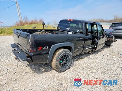 Trzecie zdjęcie samochodu z tyłu: 2003 CHEVROLET SILVERADO K1500 VIN:2GCEK19T631212980 - miniatura