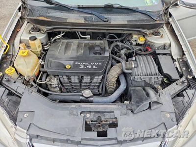 Zdjęcie 11 z 12 samochodu: 2011 CHRYSLER 200 LIMITED VIN:1C3BC2FB8BN580855 - miniatura