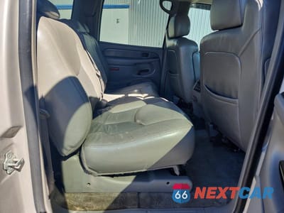 Zdjęcie 11 z 12 samochodu: 2004 GMC YUKON XL DENALI VIN:1GKFK66U24J203624 - miniatura