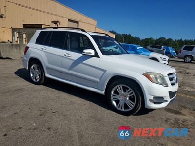 Czwarte zdjęcie samochodu z boku: 2013 MERCEDES-BENZ GLK 350 VIN:WDCGG5HB5DG079069 - miniatura