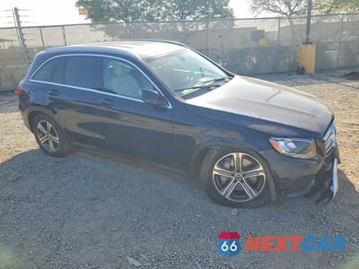 Czwarte zdjęcie samochodu z boku: 2019 MERCEDES-BENZ GLC 300 VIN:WDC0G4JB3KV125030 - miniatura