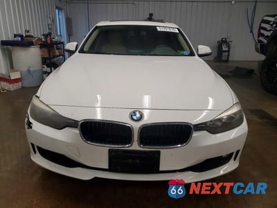 Piąte zdjęcie samochodu w środku: 2013 BMW 328 XI VIN:WBA3B3C57DF145763 - miniatura