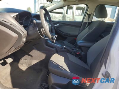 Zdjęcie 7 z 12 samochodu: 2014 FORD FOCUS SE VIN:1FADP3K28EL322071 - miniatura