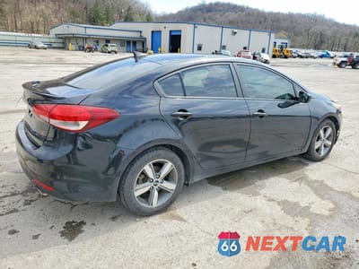 Trzecie zdjęcie samochodu z tyłu: 2018 KIA FORTE S VIN:3KPFL4A76JE170649 - miniatura