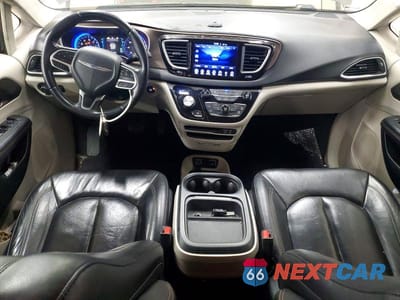 Zdjęcie 8 z 13 samochodu: 2017 CHRYSLER PACIFICA TOURING L VIN:2C4RC1BG6HR734299 - miniatura