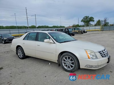 Czwarte zdjęcie samochodu z boku: 2011 CADILLAC DTS LUXURY COLLECTION VIN:1G6KD5E60BU119608 - miniatura