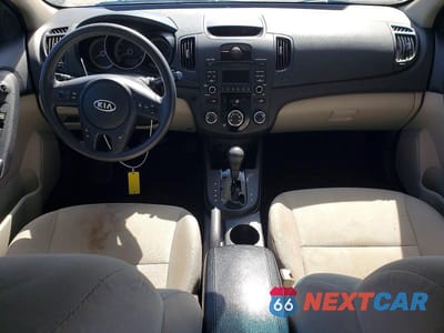 Zdjęcie 8 z 12 samochodu: 2010 KIA FORTE EX VIN:KNAFU4A28A5817532 - miniatura