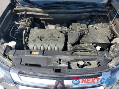 Zdjęcie 12 z 13 samochodu: 2018 MITSUBISHI OUTLANDER SE VIN:JA4AZ3A33JZ012574 - miniatura
