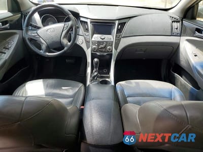 Zdjęcie 8 z 12 samochodu: 2011 HYUNDAI SONATA LIMITED VIN:5NPEC4AC5BH124980 - miniatura