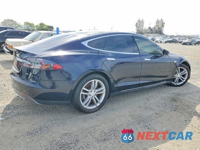 Trzecie zdjęcie samochodu z tyłu: 2014 TESLA MODEL S VIN:5YJSA1S12EFP32933 - miniatura