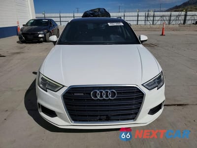 Piąte zdjęcie samochodu w środku: 2017 AUDI A3 PREMIUM VIN:WAUB8GFF7H1011537 - miniatura