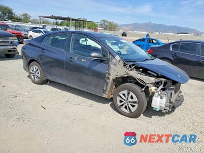 Czwarte zdjęcie samochodu z boku: 2016 TOYOTA PRIUS FOUR VIN:JTDKARFU7G3517731 - miniatura