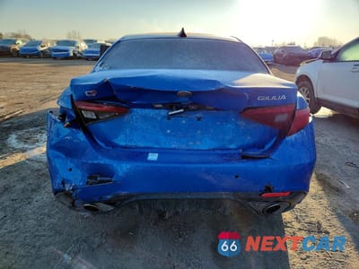 Zdjęcie 6 z 12 samochodu: 2018 ALFA ROMEO GIULIA VIN:ZARFAEENXJ7580056 - miniatura