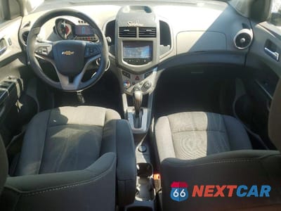 Zdjęcie 8 z 12 samochodu: 2016 CHEVROLET SONIC LT VIN:1G1JC6SH0G4143754 - miniatura