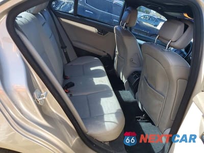 Zdjęcie 10 z 12 samochodu: 2008 MERCEDES-BENZ C 300 VIN:WDDGF54XX8F067091 - miniatura