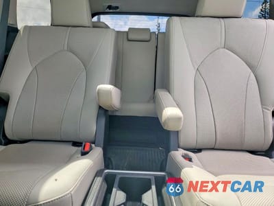 Zdjęcie 10 z 13 samochodu: 2024 TOYOTA GRAND HIGHLANDER LIMITED VIN:5TDAAAB59RS034898 - miniatura