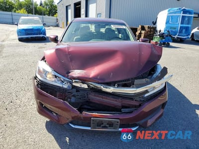 Piąte zdjęcie samochodu w środku: 2017 HONDA ACCORD LX VIN:1HGCR2F33HA308612 - miniatura