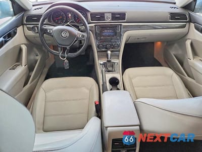 Zdjęcie 8 z 13 samochodu: 2017 VOLKSWAGEN PASSAT SE VIN:1VWGT7A37HC004755 - miniatura
