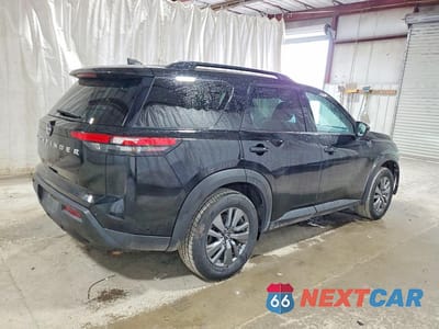 Trzecie zdjęcie samochodu z tyłu: 2025 NISSAN PATHFINDER SV VIN:5N1DR3BA8SC254048 - miniatura