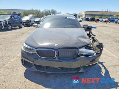 Piąte zdjęcie samochodu w środku: 2018 BMW M550XI VIN:WBAJB9C53JB035595 - miniatura