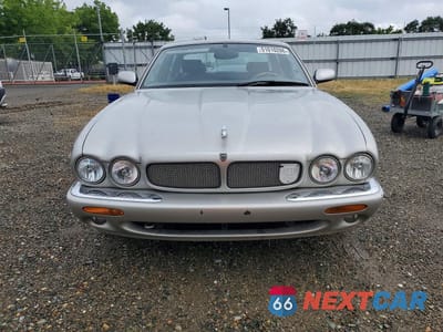Piąte zdjęcie samochodu w środku: 1999 JAGUAR XJR VIN:SAJPX1847XC854663 - miniatura