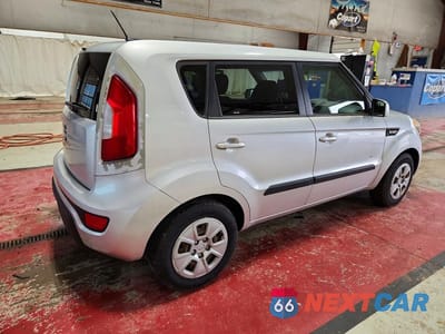 Trzecie zdjęcie samochodu z tyłu: 2012 KIA SOUL BASE VIN:KNDJT2A56C7435859 - miniatura