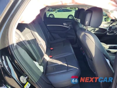 Zdjęcie 10 z 12 samochodu: 2022 AUDI E-TRON PREMIUM VIN:WA1AABGE4NB022555 - miniatura
