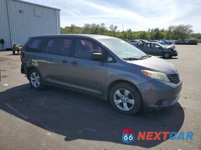 Czwarte zdjęcie samochodu z boku: 2011 TOYOTA SIENNA BASE 7-PASSENGER VIN:5TDZK3DC9BS010100 - miniatura
