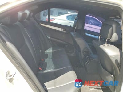 Zdjęcie 10 z 12 samochodu: 2009 MERCEDES-BENZ C 300 VIN:WDDGF54X79R070899 - miniatura