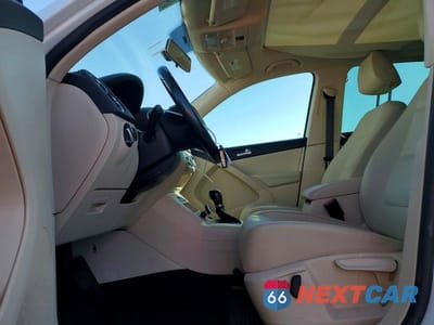 Zdjęcie 7 z 12 samochodu: 2014 VOLKSWAGEN TIGUAN S VIN:WVGAV3AX4EW556248 - miniatura