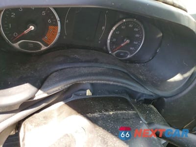 Zdjęcie 9 z 11 samochodu: 2020 JEEP RENEGADE SPORT VIN:ZACNJBAB7LPL54835 - miniatura